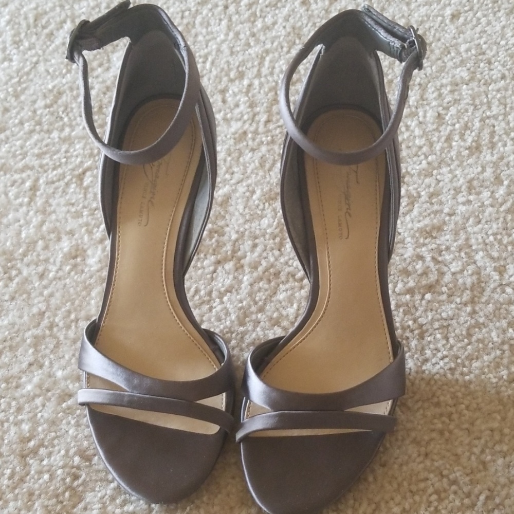 Vince Camuto  storm gray heel - Picture 6 of 8